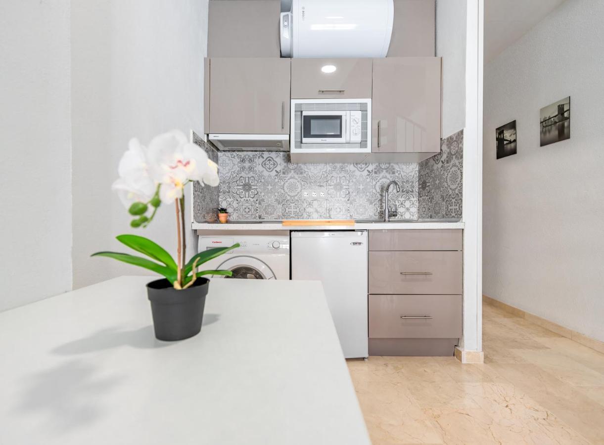 Private Rooftop & Elegant Studio - Center By Rems Málaga Exterior foto